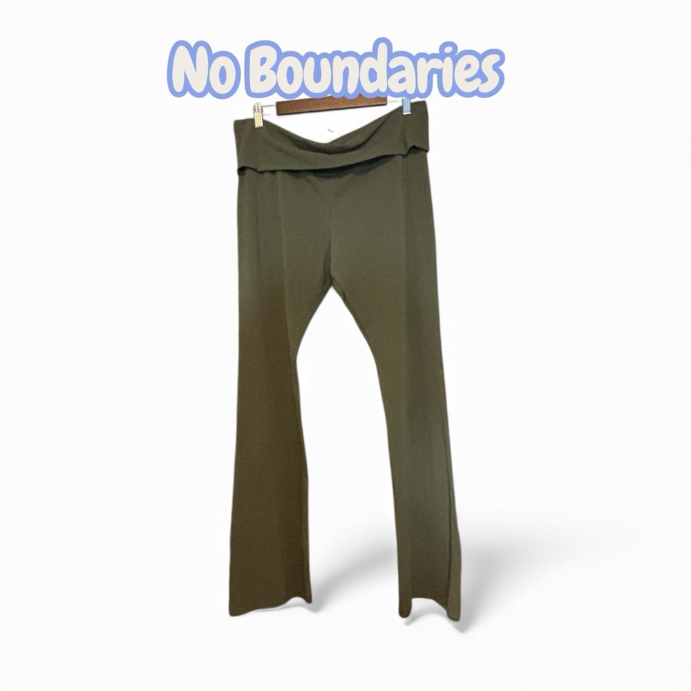 No Boundaries Women’s Workout athletic camo green Pants Size XL